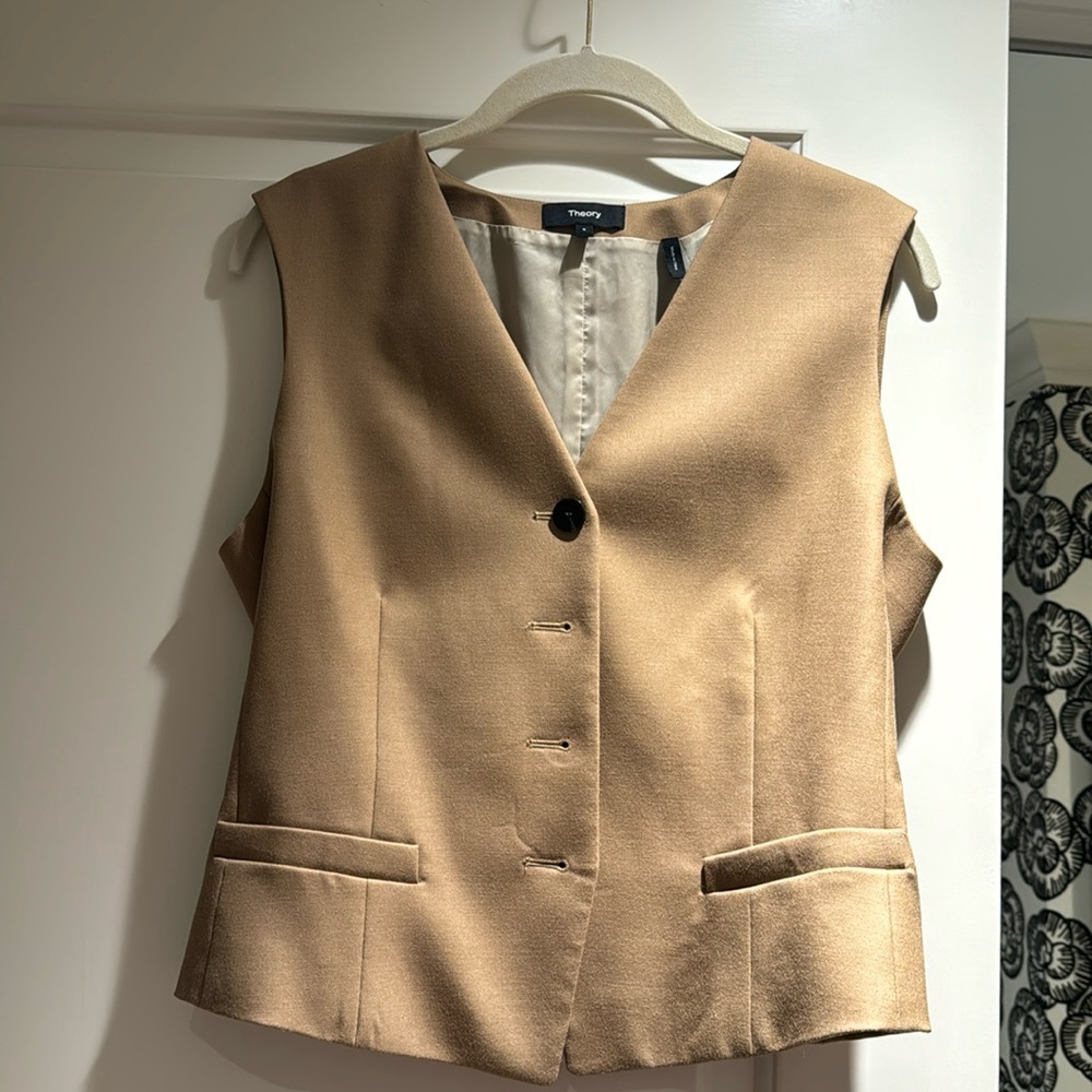 Button up vest